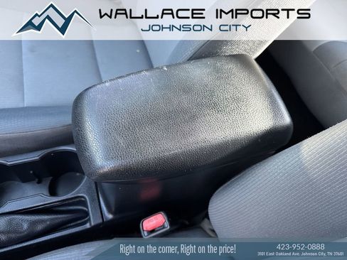 Used 2019 Toyota Corolla L image 18