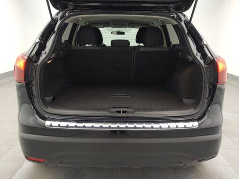 Used 2018 Nissan Rogue Sport SV image 29