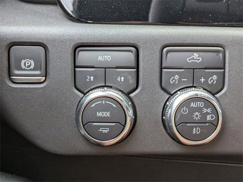 Used 2024 GMC Sierra 1500 Elevation image 26