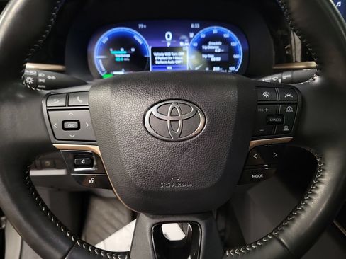 Used 2024 Toyota Crown AWD/4WD image 26