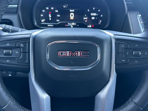 Used 2023 GMC Yukon XL SLT image 35