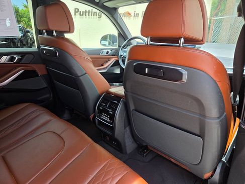 Used 2025 BMW X5 xDrive50e AWD/4WD image 12