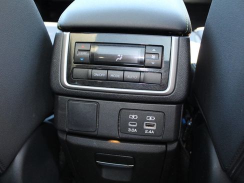 Used 2023 Subaru Ascent Onyx Edition AWD/4WD image 17