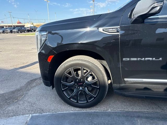 Used 2023 GMC Yukon XL Denali AWD/4WD image 9