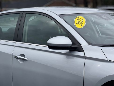 Used 2022 Nissan Altima 2.5 SV image 7