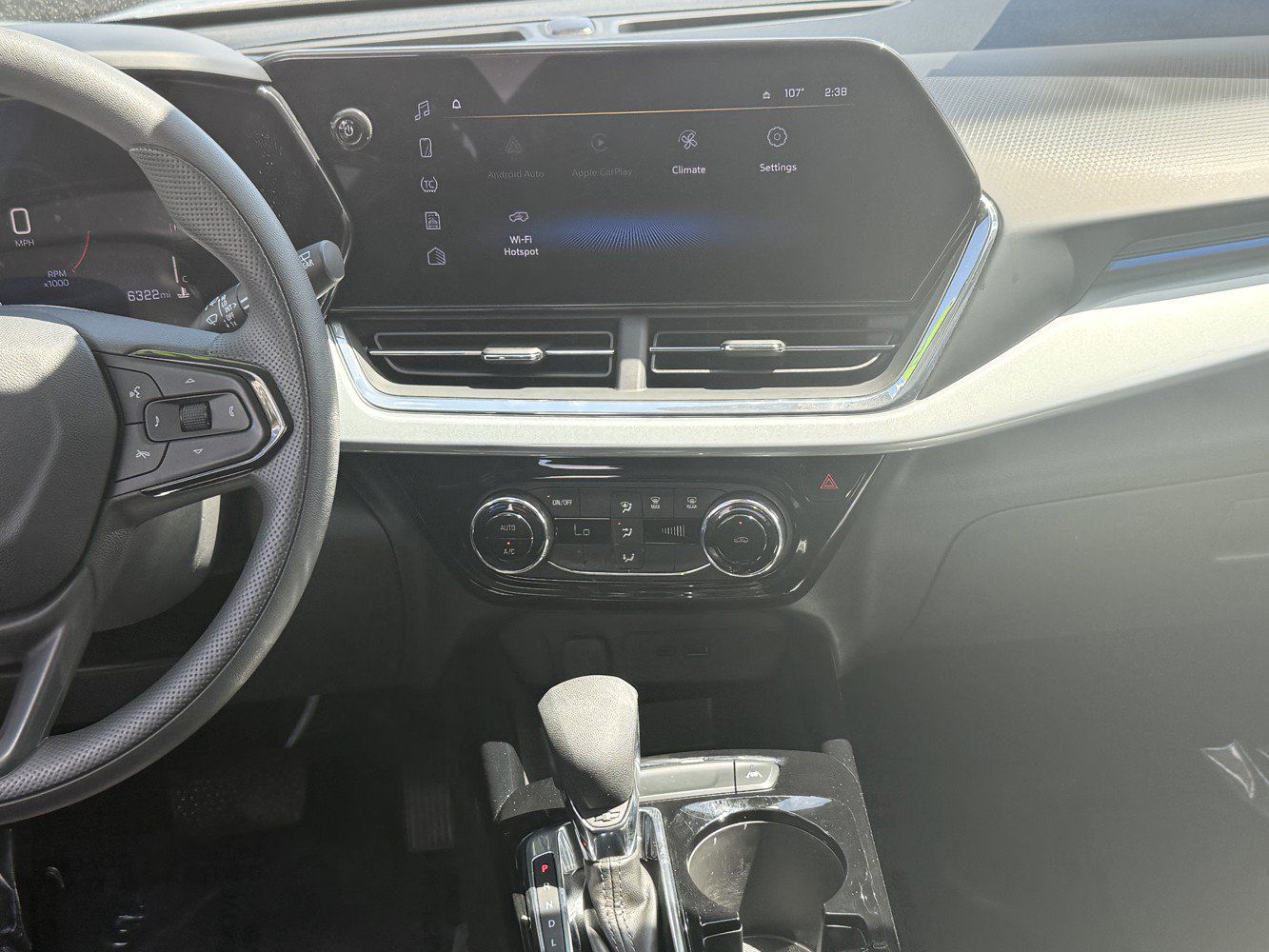 Used 2025 Chevrolet Trax LT FWD image 22