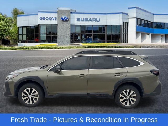 Certified 2025 Subaru Outback Premium AWD/4WD image 2