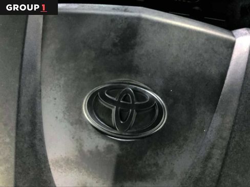 Used 2018 Toyota Camry LE image 30