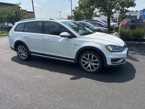 Used 2017 Volkswagen Golf Alltrack SEL AWD/4WD image 9