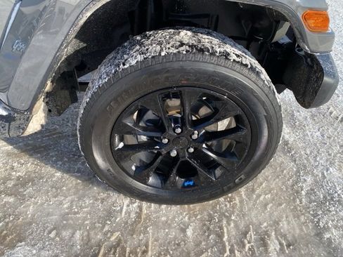 Used 2022 Jeep Wrangler Unlimited Sahara w/ Cold Weather Group image 14