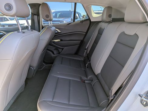 Used 2025 Chevrolet Trax ACTIV w/ Driver Confidence Package image 8