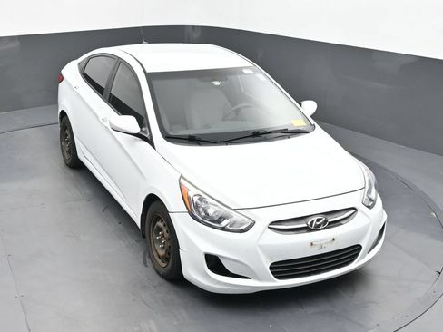 Used 2016 Hyundai Accent SE w/ Option Group 02 FWD image 15