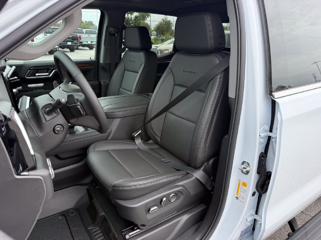 New 2026 GMC Sierra 1500 Denali w/ Denali Reserve Package AWD/4WD image 18