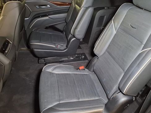 Certified 2022 Cadillac Escalade ESV Premium Luxury AWD/4WD image 16