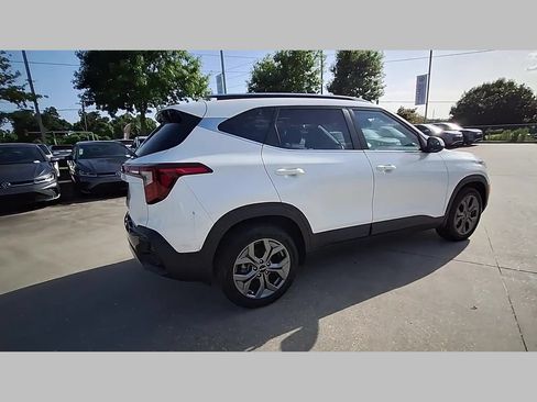 Used 2024 Kia Seltos S FWD image 39