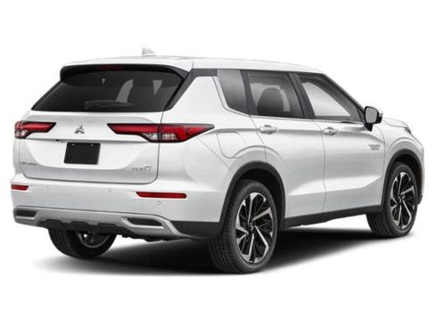 New 2025 Mitsubishi Outlander SE image 28