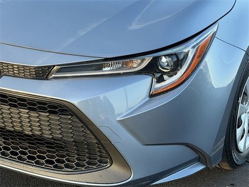 Used 2021 Toyota Corolla LE image 10