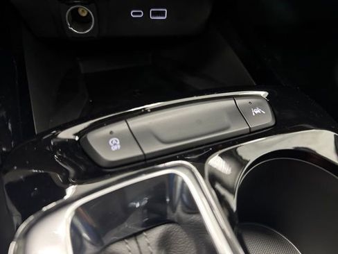 New 2026 Chevrolet Trax LT w/ Sunroof Package FWD image 18