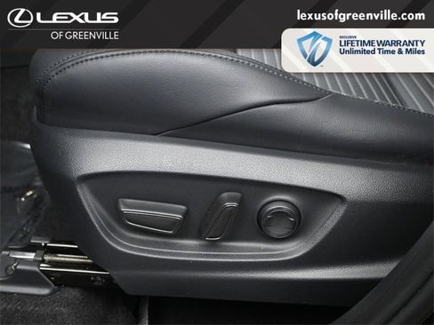 Used 2024 Toyota Corolla Cross XSE image 22