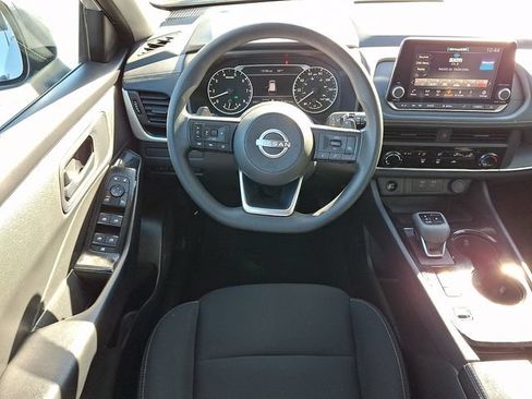 Used 2024 Nissan Rogue S FWD image 12