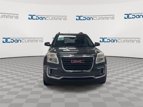 Used 2017 GMC Terrain SLE w/ Convenience Package image 3