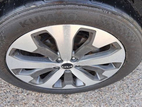 Used 2022 Kia Telluride S image 9