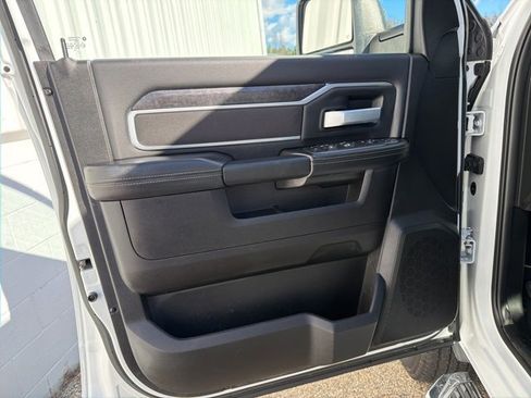 Used 2024 RAM 3500 Big Horn image 28