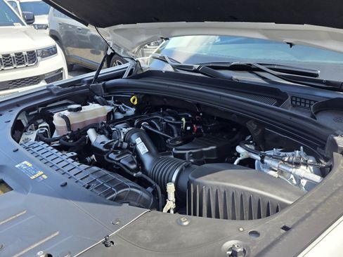 Certified 2024 Jeep Grand Cherokee Laredo RWD image 20