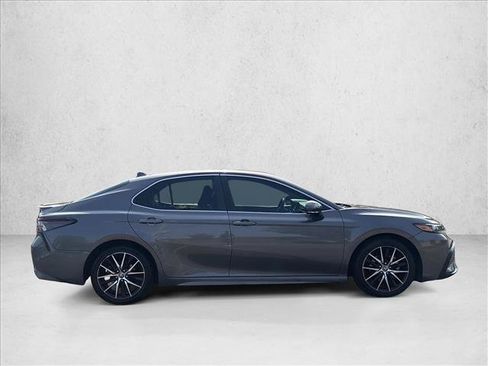 Certified 2022 Toyota Camry SE FWD image 4