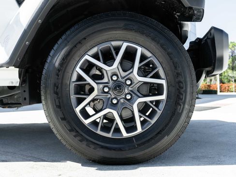 Used 2024 Jeep Wrangler Sahara image 27