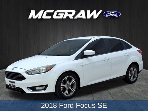 Used 2018 Ford Focus SE w/ SE Appearance Package FWD image 1