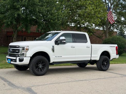 Used 2020 Ford F350 Platinum w/ Tremor Off-Road Package AWD/4WD image 2