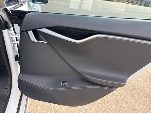 Used 2020 Tesla Model S AWD image 18