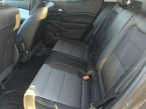 Used 2024 Chevrolet Trax LT w/ LT Convenience Package image 21