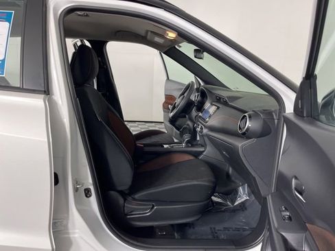 Used 2023 Nissan Kicks SR FWD image 38