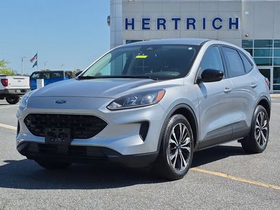 Used 2022 Ford Escape SE w/ SE Sport Appearance Package