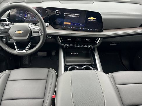 New 2026 Chevrolet Suburban Premier w/ Sun And Tow Package AWD/4WD image 15
