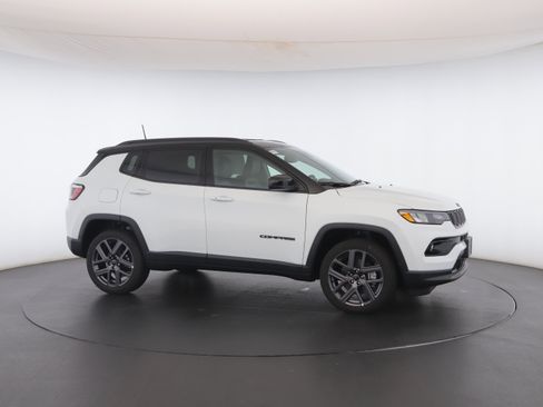 New 2026 Jeep Compass Limited image 31