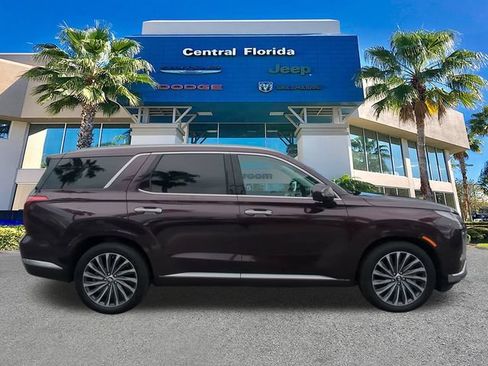 Used 2024 Hyundai Palisade Calligraphy FWD image 4