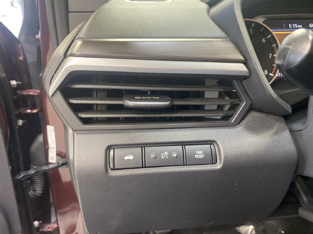 Used 2025 Nissan Altima 2.5 SV FWD image 23