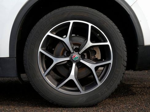 Used 2019 Alfa Romeo Stelvio Ti image 14