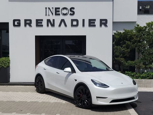 Used 2022 Tesla Model Y Performance AWD/4WD image 2