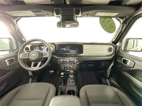 Used 2024 Jeep Wrangler Unlimited Sahara image 3