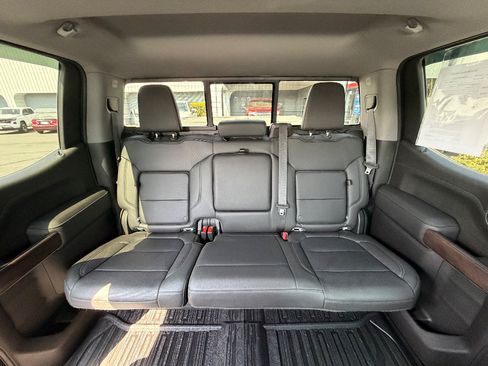 Used 2019 GMC Sierra 1500 SLT w/ SLT Premium Plus Package AWD/4WD image 4