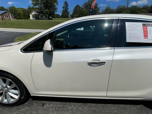 Used 2012 Buick Verano FWD image 3