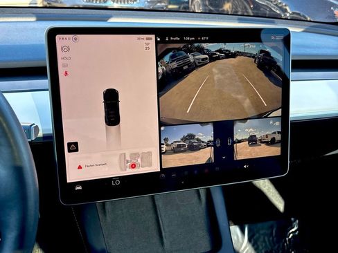 Used 2022 Tesla Model Y Long Range image 19