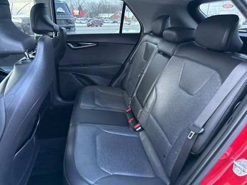 Used 2023 Kia Niro SX image 31