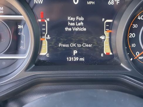 Used 2024 Jeep Wrangler Unlimited Rubicon w/ Technology Group image 19