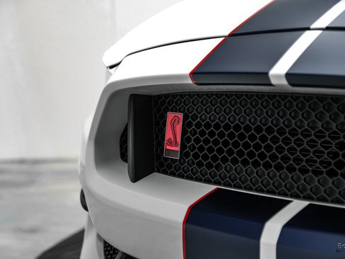 Used 2019 Ford Mustang Shelby GT350R w/ GT350R Equipment Group 920A RWD image 31