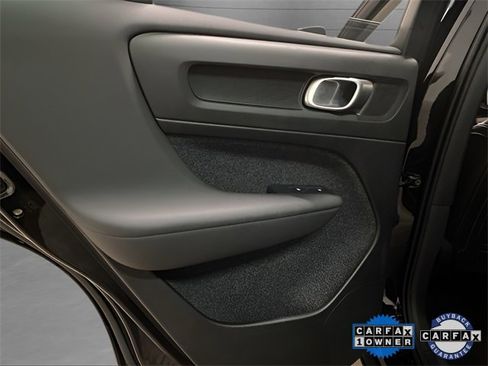 Used 2025 Volvo XC40 B5 Plus image 87